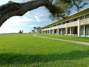 Oceanside Inn and Suites
