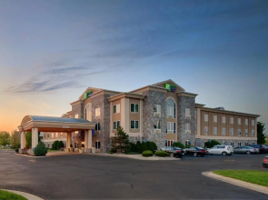 Holiday Inn Express Hotel & Suites Saginaw by IHG