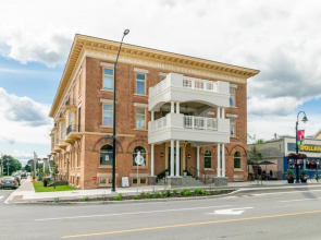 Iconic Rideau 1Bd Unit Balcony Free Parking 3