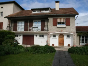 1 Bedroom House 20min Walk To Centre in Tournus (Adults Only)
