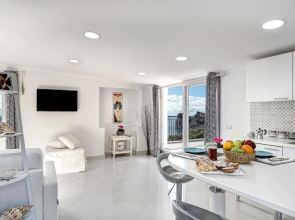 Sunrise Suite by Gocce