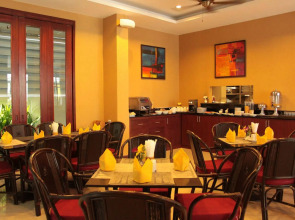 Patong Hemingway's Hotel