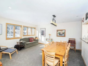 Lulu City 4B by AvantStay Beautiful Condo 100 yards from Lift #7