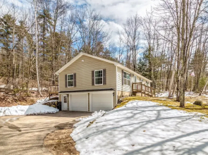 Your Perfect Blend Of Views And Fun! 3 Bedroom Home by RedAwning