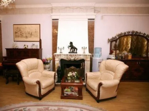 Oakwood 1320 North Veitch Street