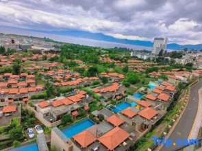 Fuxian Lake Xunhai Swimming Pool Homestay
