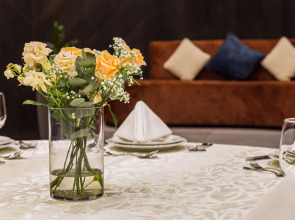 Отель Radisson Blu Hotel, Dubai Canal View