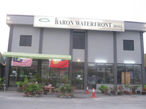 Baron Waterfront Hotel