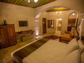 Zara Cave Hotel +10