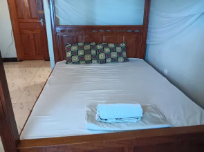 Lux Suites Vee Studio Apartments Bamburi