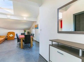 Istriensonne 0146 - Tess mit Meerblick