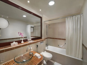 Savoy Crest Hotel Apartments