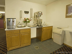 Holiday Inn Express Hotel & Suites Rogers