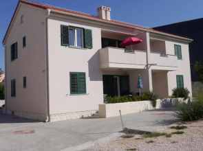 Bory 1 centrally located ap for 5