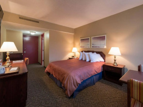 Travelodge by Wyndham Winnipeg Airport West
