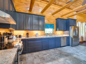 Sensational Views 4 Bedroom Cabin by Heavenly Views Resort
