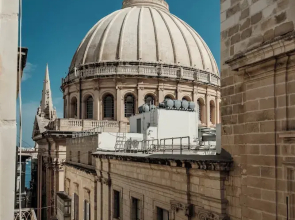 1926 La Galerie Boutique Art Suites