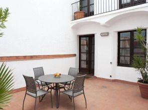 Aspasios Plaza Real Apartments