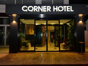 Corner Hotel Van
