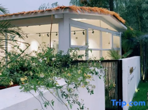 NA NIAN WAN CUN Courtyard GetawayHOME INN