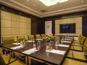 Отель Crowne Plaza Nairobi Airport, an IHG