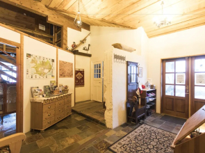 Raven's Bed and Breakfast