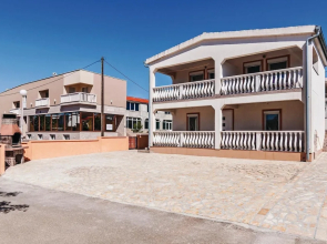 Nice Apartment in Vir With 2 Bedrooms and Wifi