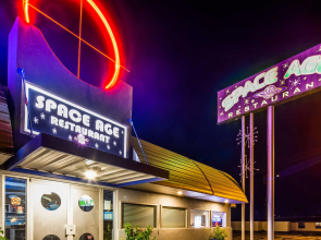 Best Western Space Age Lodge