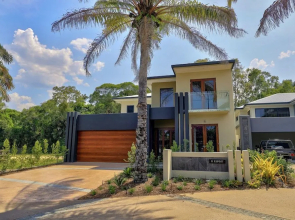 Esprit 11a Palm Cove