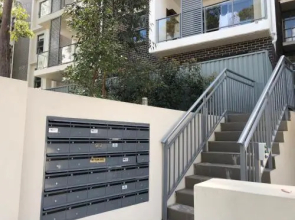 Exquisite Family Home +Parking, Close to CBD