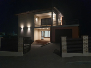 Na Vishnevoy 4 Guest House