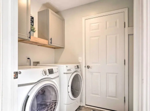 Beulah Family Home ~ 2 Mi to Dtwn + Beach!