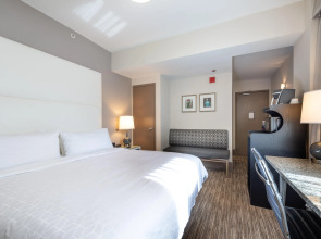 Holiday Inn Express Chicago - Magnificent Mile by IHG