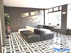 Lingji Aesthetic Hotel (People's Square Jilin University Second Hospital)