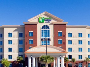 Holiday Inn Express & Suites Columbia-Fort Jackson by IHG