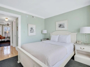 Tranquil House Inn