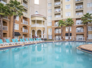 The Point Hotel & Suites