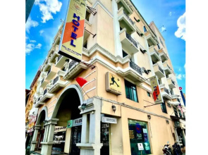 Flora Place Hotel