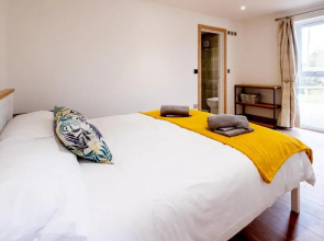 Maple – Three Tuns Apartments