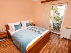 Awesome Apartment in Podstrana With 1 Bedrooms and Wifi