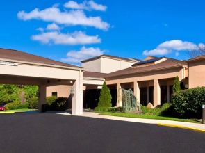 Courtyard by Marriott Lincroft Red Bank