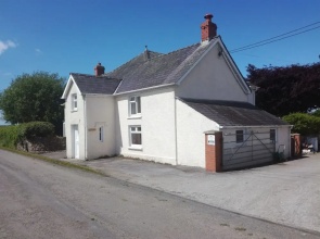 Ty Newydd Bed and Breakfast