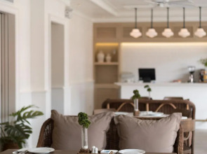 Casa Vimaya Riverside