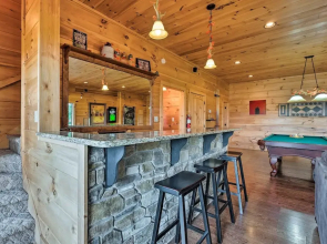 Smoky Mountain Views + Hot Tub: Spacious Cabin!