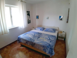 Apartment Jak - 10m from the sea: A Sevid, Riviera Trogir