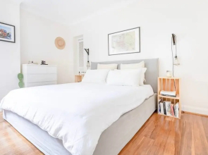 Bright Harbour Side 1 Bedroom Apartment