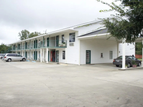Glennville Inn