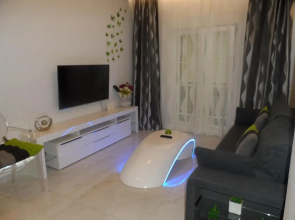 Laura White Tower Apartment