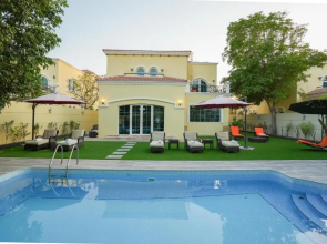 6 plus 1 Bdr Villa Jumeirah Park with Amz Climatized huge private pool - 5 min from Jbr beach