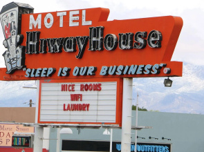 Hiway House Motel